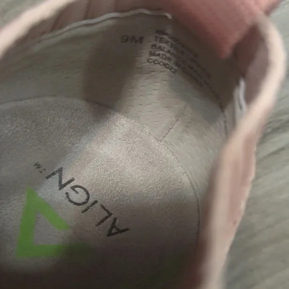 Align Knit Bungee Slip On Torri Sneakers - Picture 9 of 9